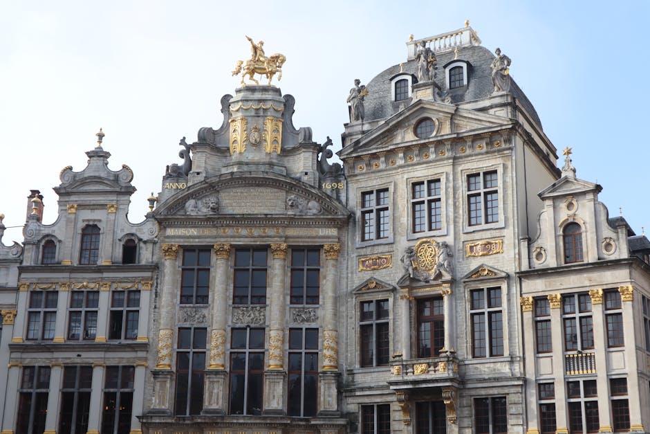 Grand Place Brussels guide — captivating facade of Gothic and Baroque architecture at the historic square